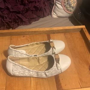 Michael Kors Sz 6 Flats 💥Final Price💥